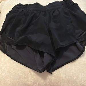 black camo lululemon hotty hots size 4